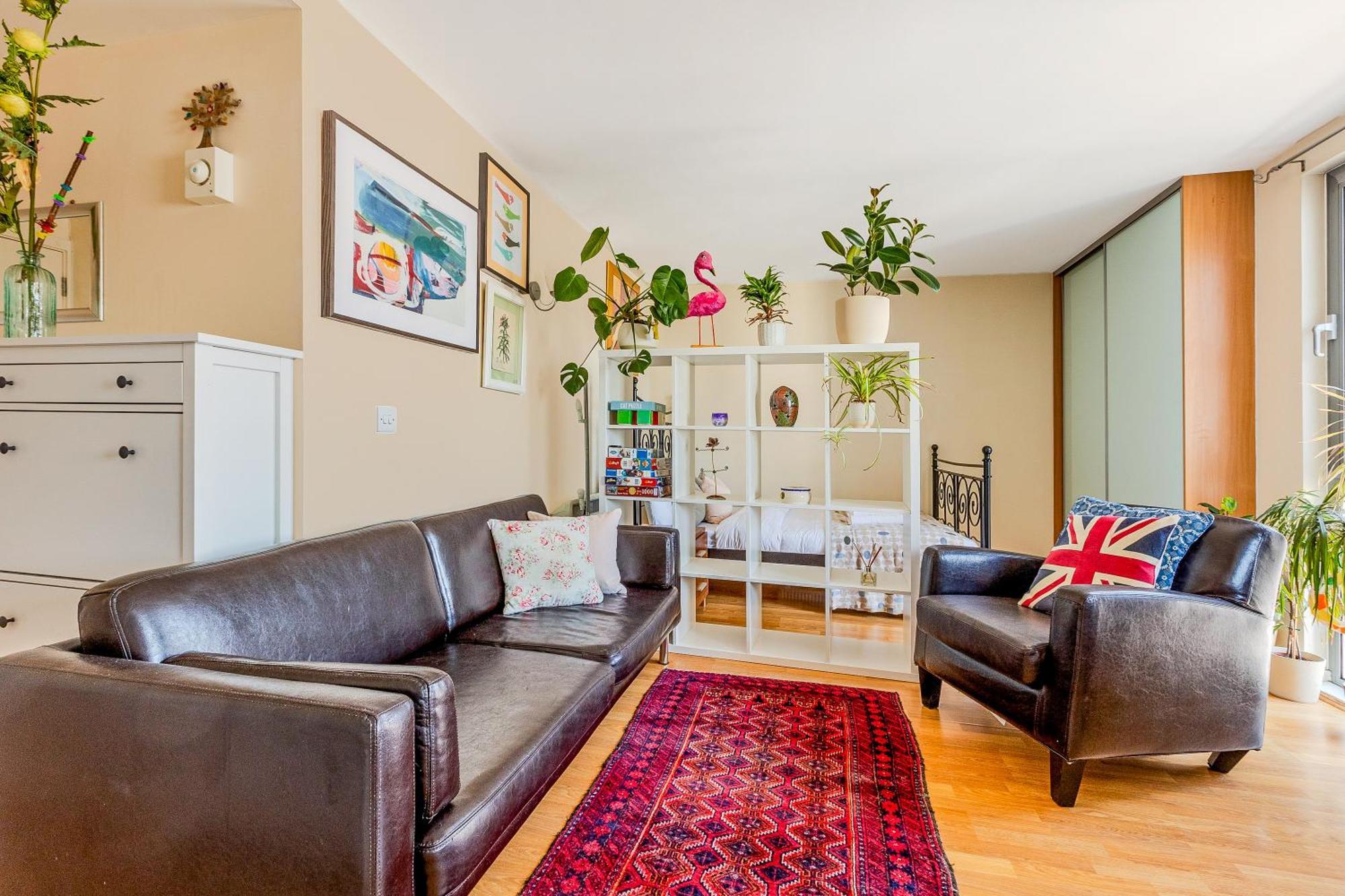 Peaceful In Deptford, 5 Mins Dlr Apartment *